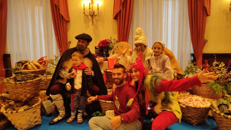 Hoy, Olentzero y Mari Domingui en Vitoria..A dormir temprano.