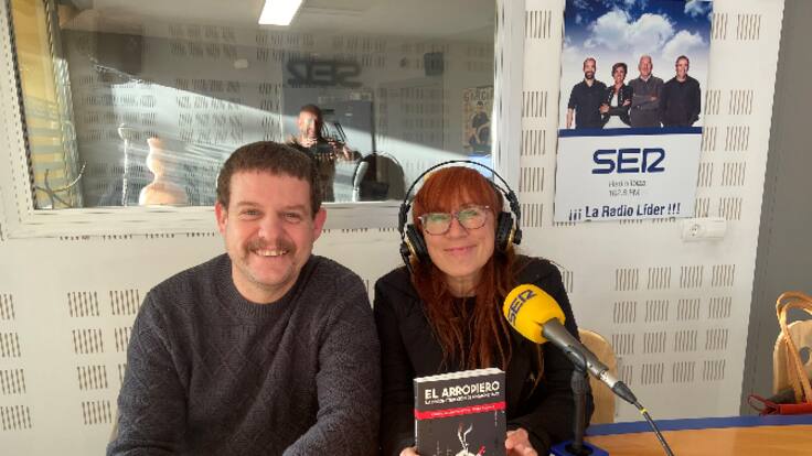 La escritora ibicenca Cristina Amanda Tur radiografía a un asesino en serie en su último libro, 'El Arropiero'