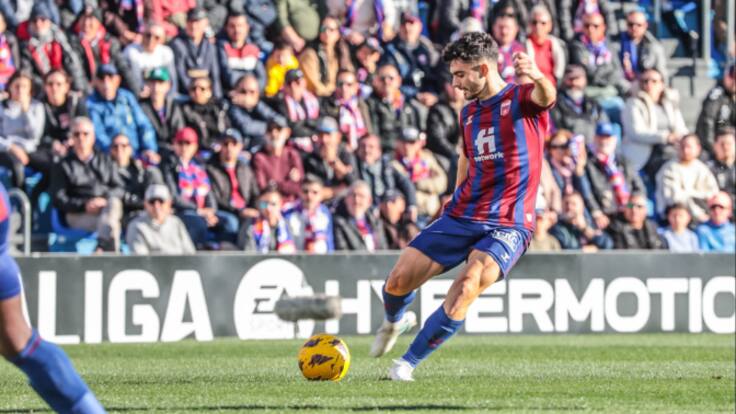 Sergio Ortuño, futbolista del Eldense, antes de visitar al Tenerife