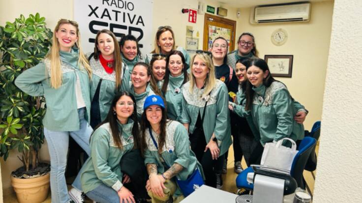Las falleras mayores de las comisiones de Xàtiva visitan la Cadena SER
