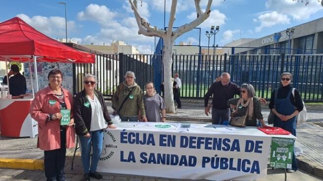 La marea blanca convoca protestas en Écija el próximo 23 de abril contra la supresión de especialidades en la localidad