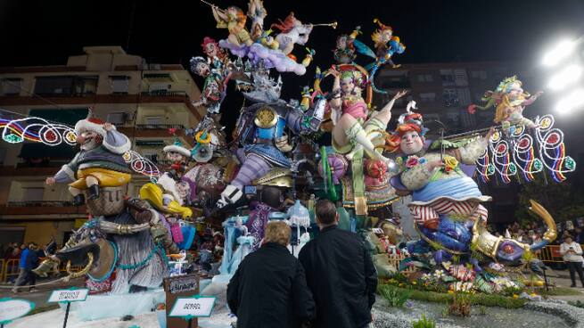 Entrevista en Hora 14 Valencia a José Beitia, el artista fallero de L'Antiga de Campanar, que es la mejor falla de 2024.