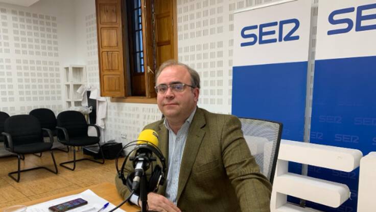 Carlos Navarro Antolín, comenta la gran incidencia que tiene la Semana Santa en una ciudad como Sevilla