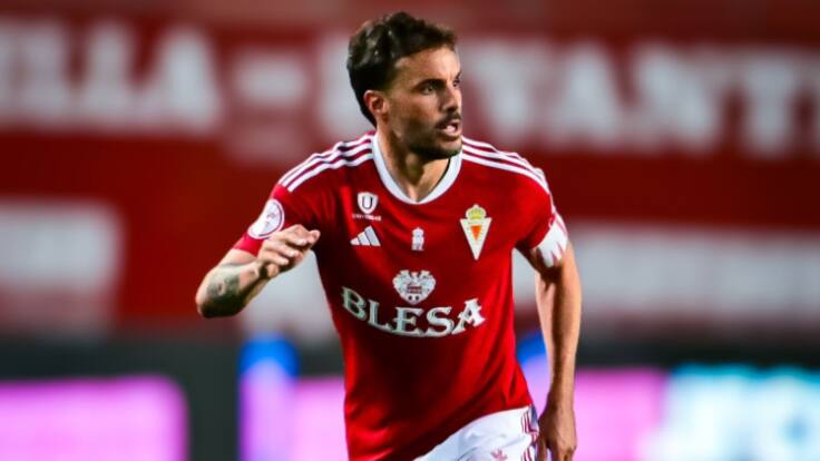 "El Real Murcia está en la pelea por el ascenso y es lo milagroso"