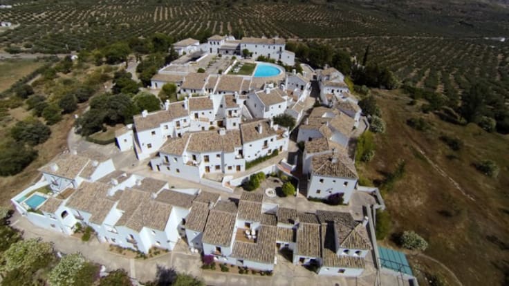 "Necesitamos un hotelero capaz de revitalizar la Villa" Rafael Torrubia, alcalde Periana