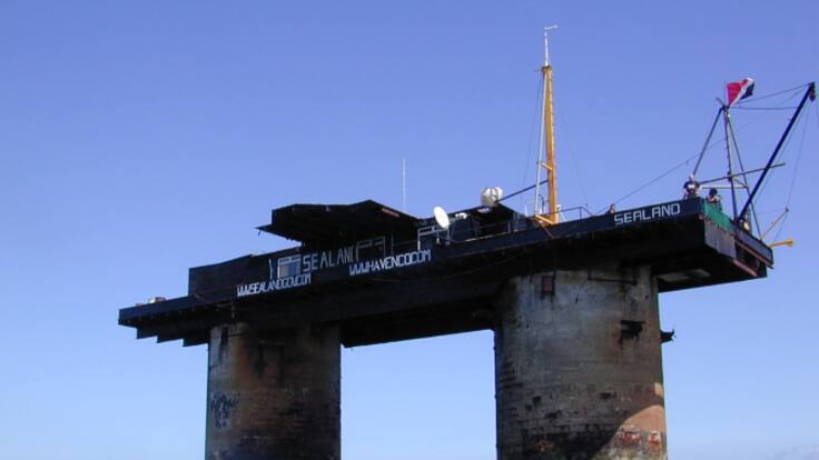 Un país de 500m2 y un James Bond de marca blanca