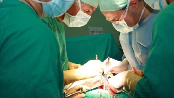 "Intentan privatizar la sanidad" Daniel Pérez, PSOE