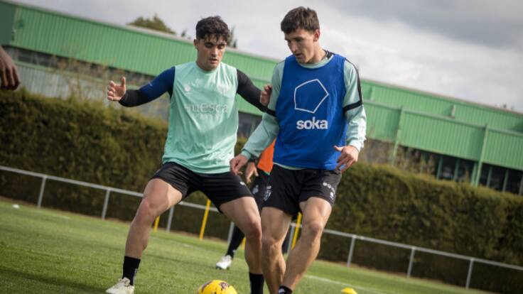 Javi Mier habla de la importancia del partido ante el Oviedo del sábado en Huesca