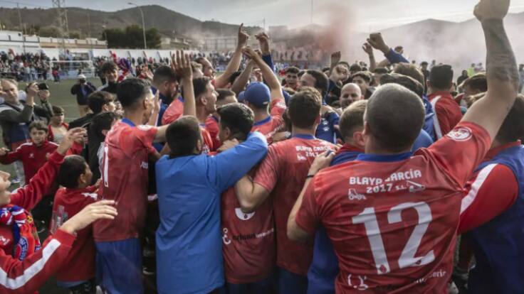 Entrevistas a Marcos Morales y Popi Pérez, capitán y entrenador de la Deportiva Minera, tras el ascenso a Segunda RFEF - 02/0572024