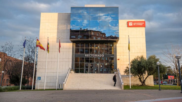 Entrevista con Juan Carlos Ayala, rector de la Universidad de La Rioja (10/05/2024)