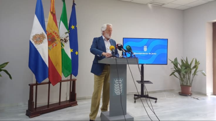 Declaraciones de Agustín Muñoz, primer teniente de alcaldesa del Ayuntamiento de Jerez, sobre la construcción de apartamentos turísticos