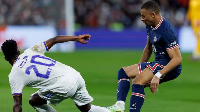 ¿Debe ceder Vinicius su puesto en la izquierda a Mbappé?