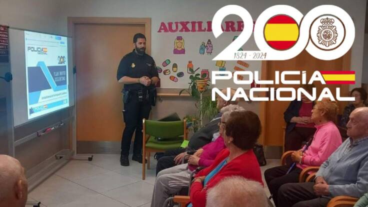 Estos son los consejos de la Policía Nacional para que las personas mayores mejoren su seguridad, con el delegado de participación ciudadana de la Comisaría de la Policía Nacional en Aranda