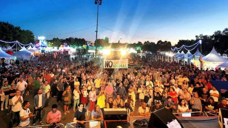 El colectivo Parla Animanista protesta contra la financiación de los encierros en Parla