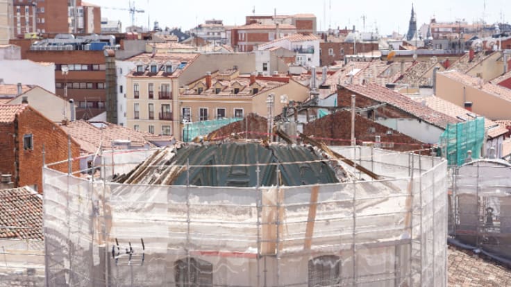 Atención a los medios tras el derrumbe de la cúpula de la iglesia de la Vera Cruz de Valladolid