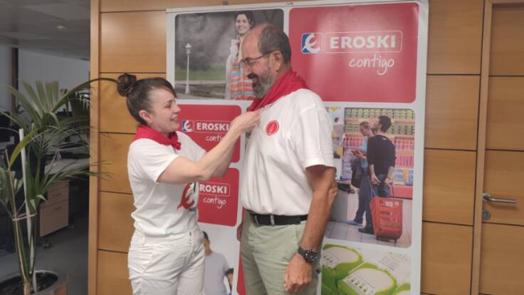 Cuarto pañuelico Sanfermines 2024: la solidaridad de Carlos Bardají