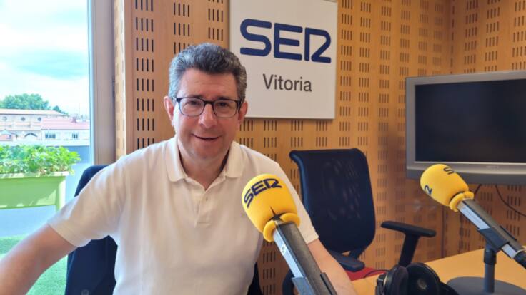 Iñaki Gurtubay, concejal de seguridad y tráfico: "El 15% de las denuncias de la ciudad se reciben en la comisaría de Jose Erbina"