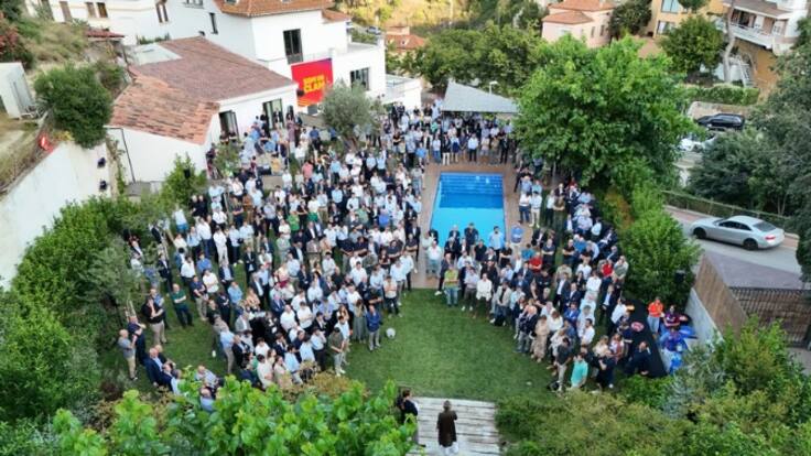 Tret de sortida del grup d'oposició "Som un clam" que vol destronar Laporta