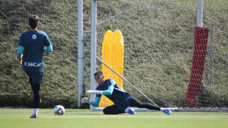 Alex Padilla, su error ante el Burgos y la comparación con Unai Simón: "Estaríamos cometiendo un error"