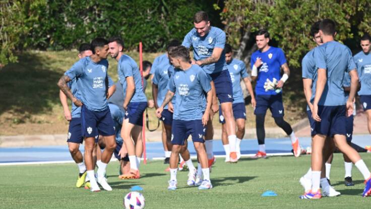 La plantilla del Almería es la misma de la campaña pasada en Primera.