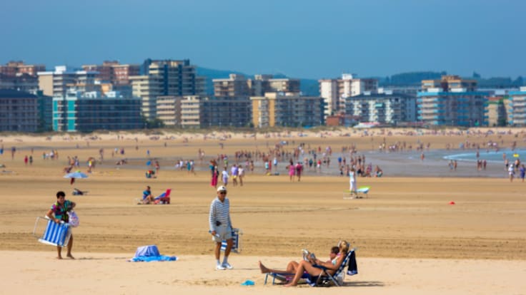 Laredo es el nuevo Cádiz: la subida de las temperaturas en el sur de España está haciendo que el turismo desborde el norte
