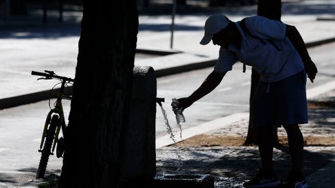 Menos sueño, más cansados, peor carácter y confusiones: así afecta el calor a nuestro cerebro