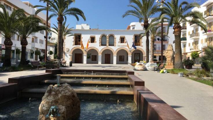 Las fiestas de Cala LLonga retrasan a este sábado su Día Grande