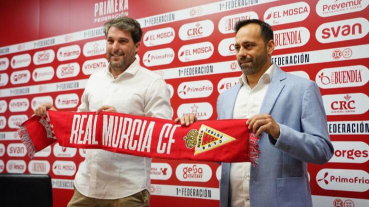 "Si el Real Murcia gana en Sevilla, la siguiente semana crecerá mucho el número de abonos"