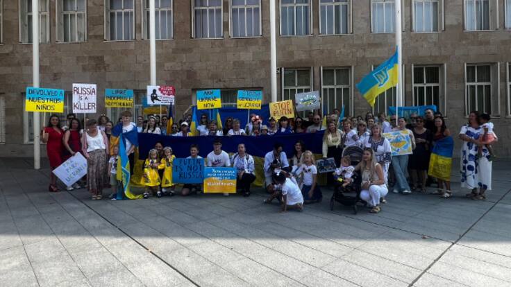 Ucrania Rioja se concentra en la Plaza del Ayuntamiento de Logroño.