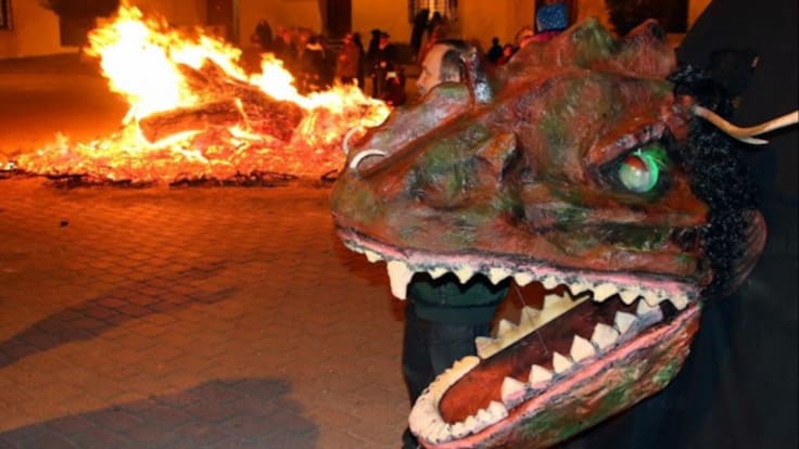 La tarasca de San Blas y el vate: tradiciones recuperadas en Torrejoncillo del Rey