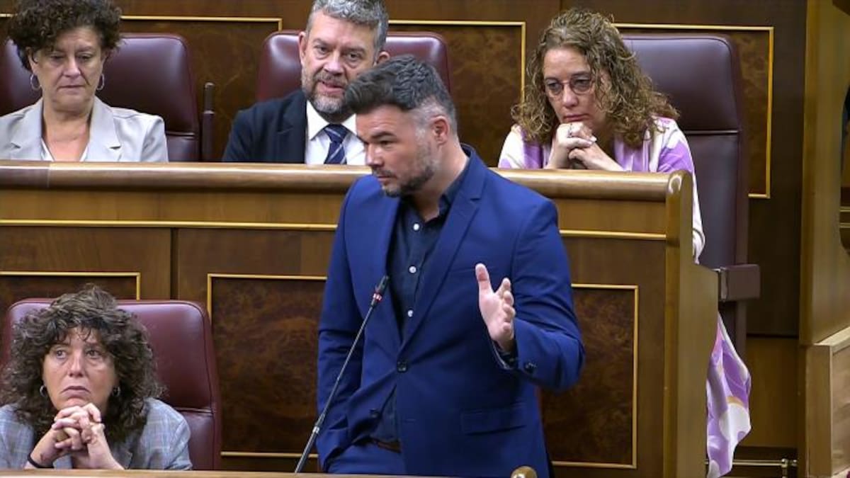 Rufián advierte a Sánchez de un pacto de Junts con PP y Vox