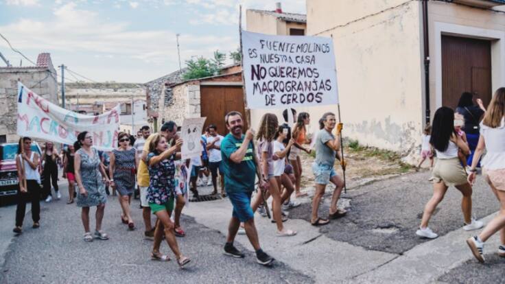 Tertulia de lunes: localismos y viñedo, granjas y biogás