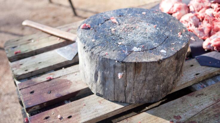 Entrevistamos a Conchi Buendía, presidenta, y María Hernández, vicepresidenta, de la Casa de Extremadura de Valdemoro. Buendía preside además la federación madrileña.