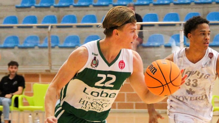 Rafa Sanz avanza en Radio Huesca que el Peñas intenta reforzar la plantilla