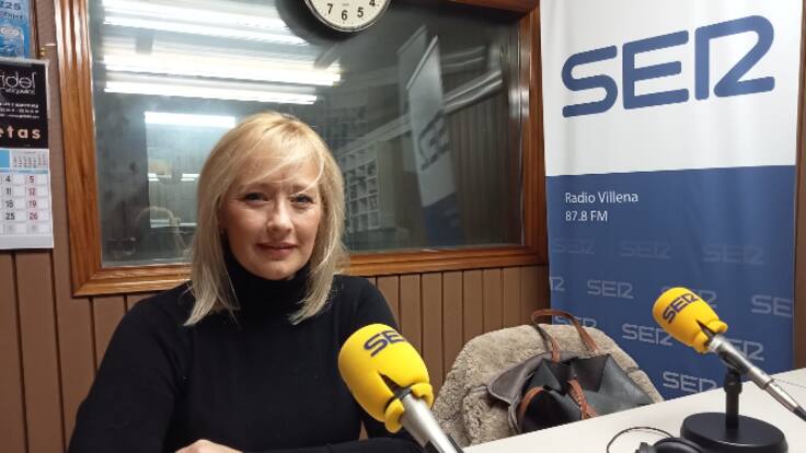 Mari Carmen Mtnez Clemor, diputada del PP, en Radio Villena SER