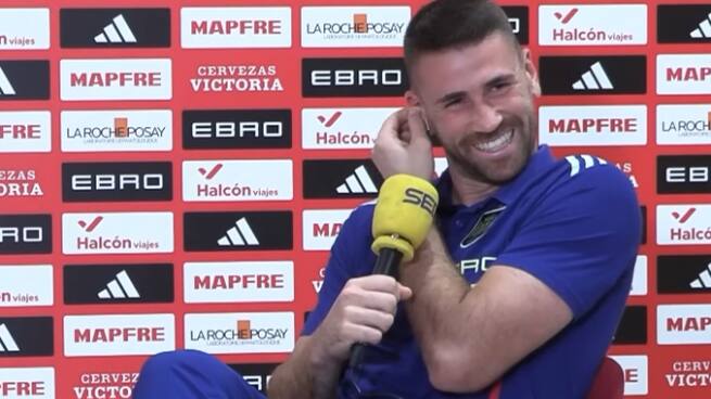 Unai Simón y la camiseta que no puede ver ni en pintura: "Me entra un ardor de estómago cada vez que tengo que llevarla..."