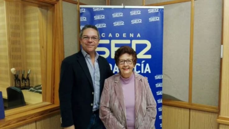 Ana María Álvarez presenta en Radio Sevilla su último libro: 'Por los niños con cáncer más allá de las estrellas'