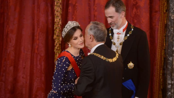 Ana Locking recuerda cómo vivió el momento en el que a la reina Letizia se le desabrocha un vestido suyo durante una cena de gala