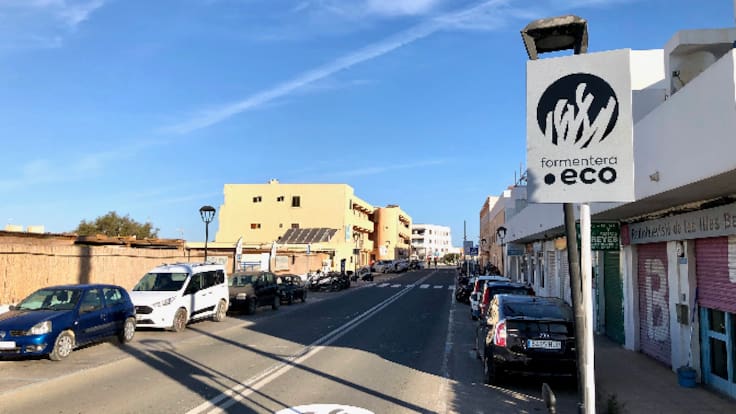 Formentera decidirá a final de año si sigue reduciendo el cupo de vehículos para el verano de 2026