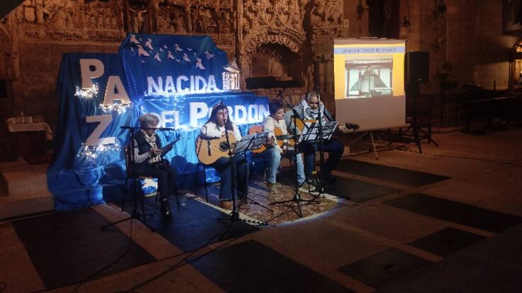 ¿Qué es la NAO, una propuesta entre la fe y la creatividad que este sábado recala en Aranda? Lo explican Marisa Plaza, del equipo organizador y Javier Valdivieso, párroco de Santa María de Aranda