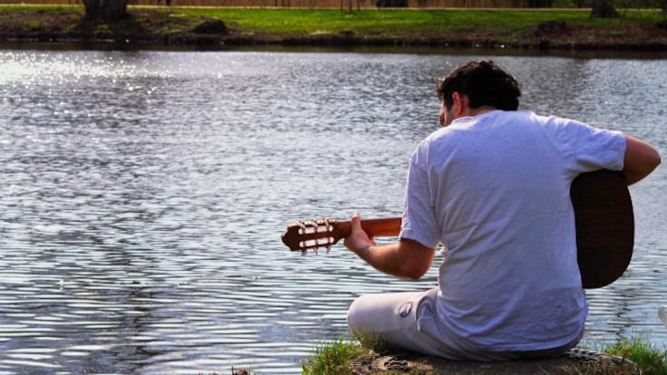 Ses veus de la mar. Anar a romandre i la música