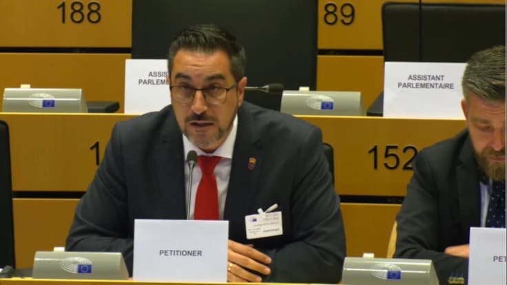 Diego Ortiz, exalcalde de Pinto y portavoz del PSOE, y Rafael Martínez, alcalde de San Martín de la Vega, defienden en el Parlamento Europeo el cierre del vertedero de Pinto