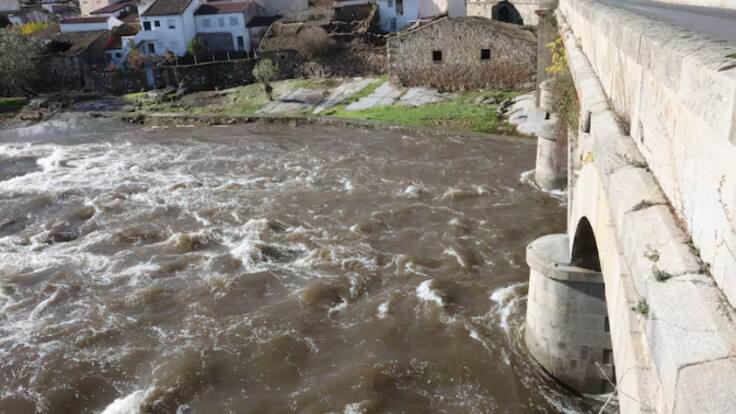 Fuertes lluvias, descenso de temperaturas y ambiente invernal: así será el fin de semana por el paso de la borrasca Claudia
