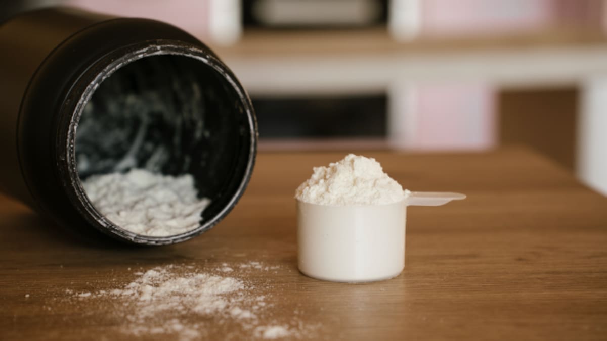 "Algunas proteínas llevan lo mismo que se da a los animales para engordar": el endocrino que alerta sobre los suplementos