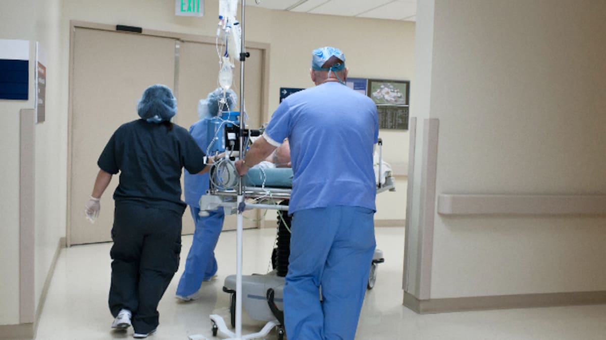 "Quiero ir al del Dr House": la surrealista petición del productor Mikel Lejarza al borde la muerte