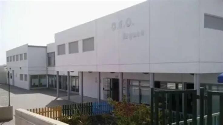 ¡Indignación en Argana! Padres denuncian que Educación dejará a 18 niños sin sus auxiliares de confianza en pleno curso