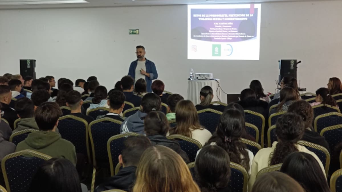 Conferencia Mitos de la pornografía, prevención de las violencia sexual y consentimiento de Borja Rodríguez