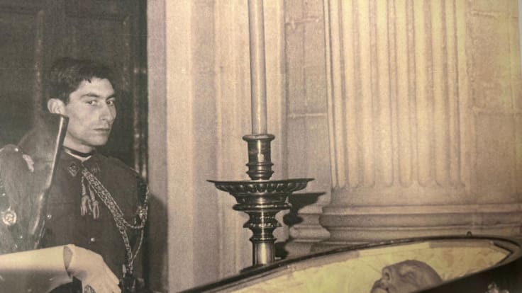 Cuando Manolo Arandilla se convirtió en el primer militar (accidental) en velar el cadáver de Franco