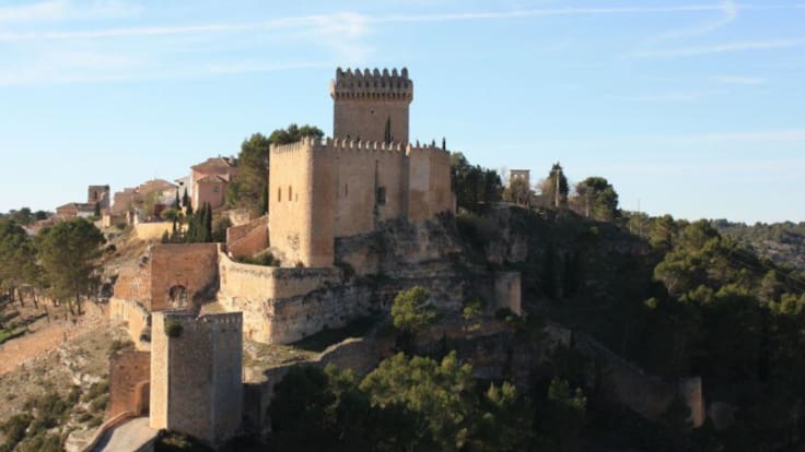 Puertas, puentes y un castillo medieval: un viaje inolvidable por Alarcón