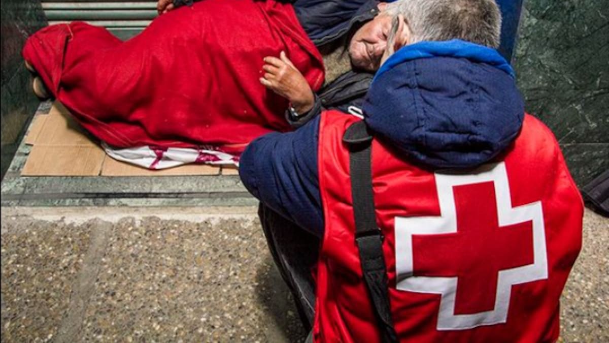 Entrevistamos a Cristina Gil Casadomet, coordinadora de proyectos de inclusión social de Cruz Roja en la región